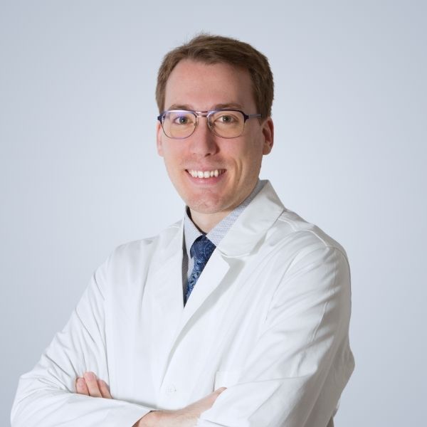 Doctor Alejandro Mazarro médicina estética barcelona